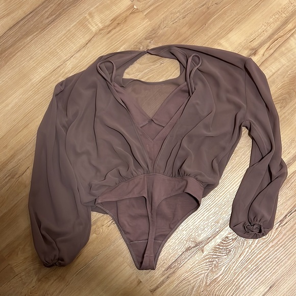 Aritzia Wilfred size M bodysuit top - Picture 3 of 4